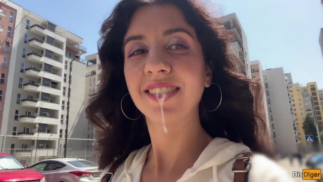 Катюхе не стремно ходить с кончой на лице